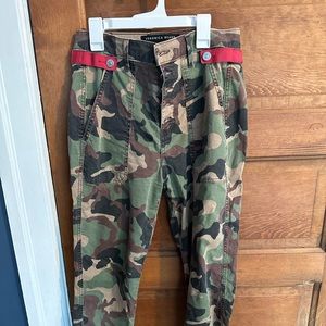 Veronica Beard Carly Kick Flare Jean I Camo Size 27